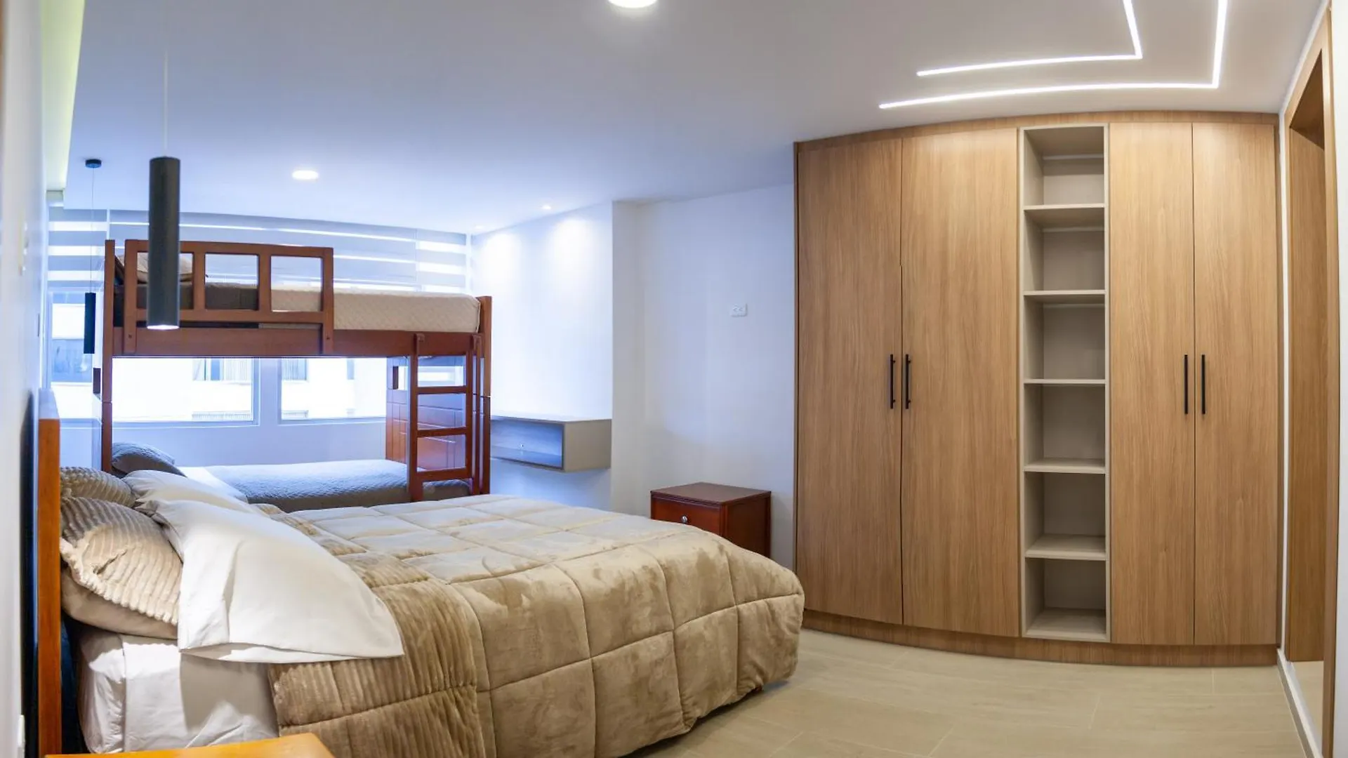 Lägenhet Suite De Lujo Dentro De Centro Comercial Quito Ecuador